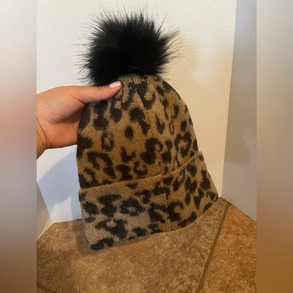 Steve Madden Leopard Beanie - Picture 2 of 4